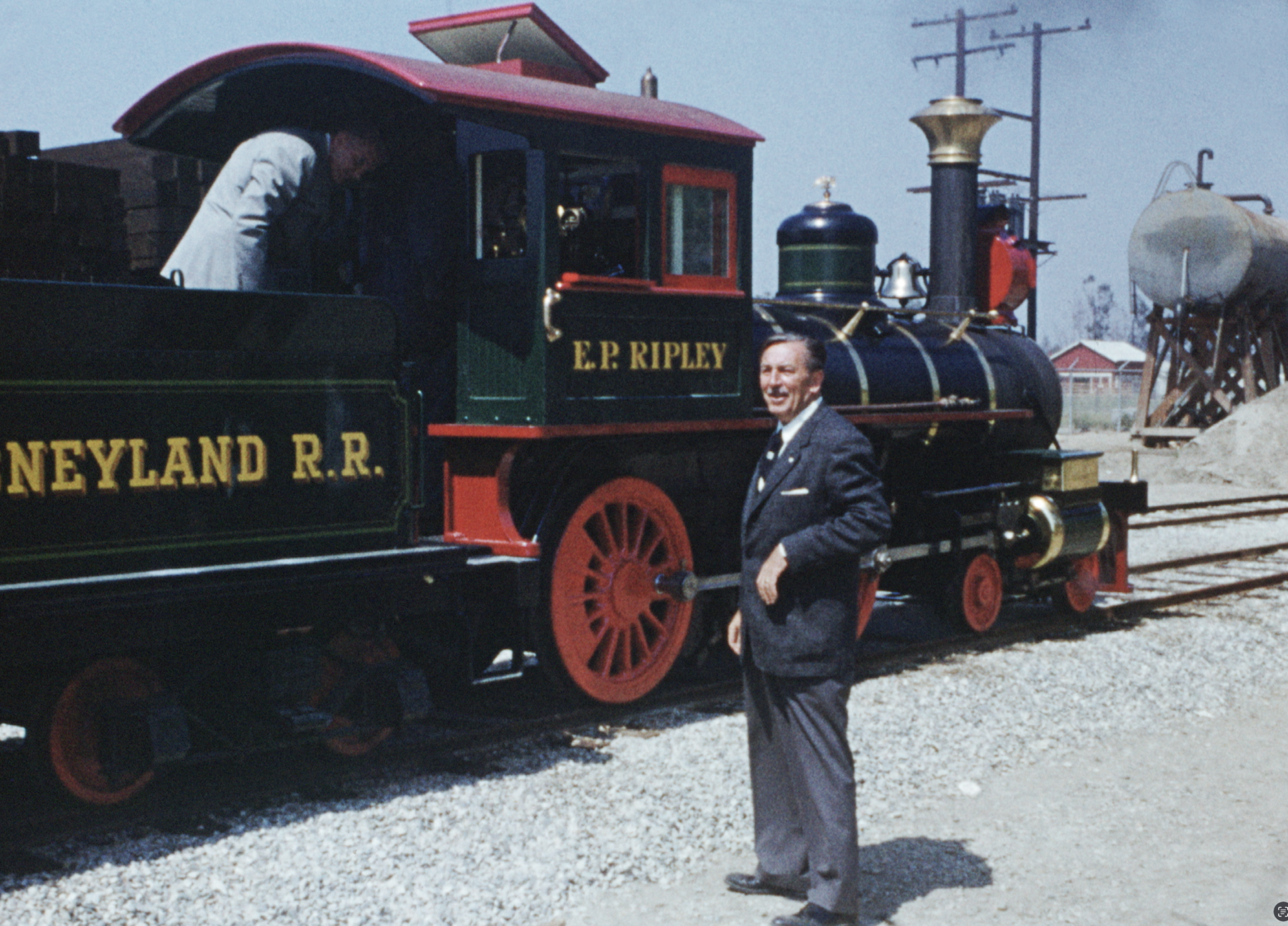 ディズニーランドの誕生に秘められた知られざる舞台裏を描いたドキュメンタリー『ディズニーランドを創ったクラフトマンたち』をディズニープラスで1月22日(木)より独占配信!